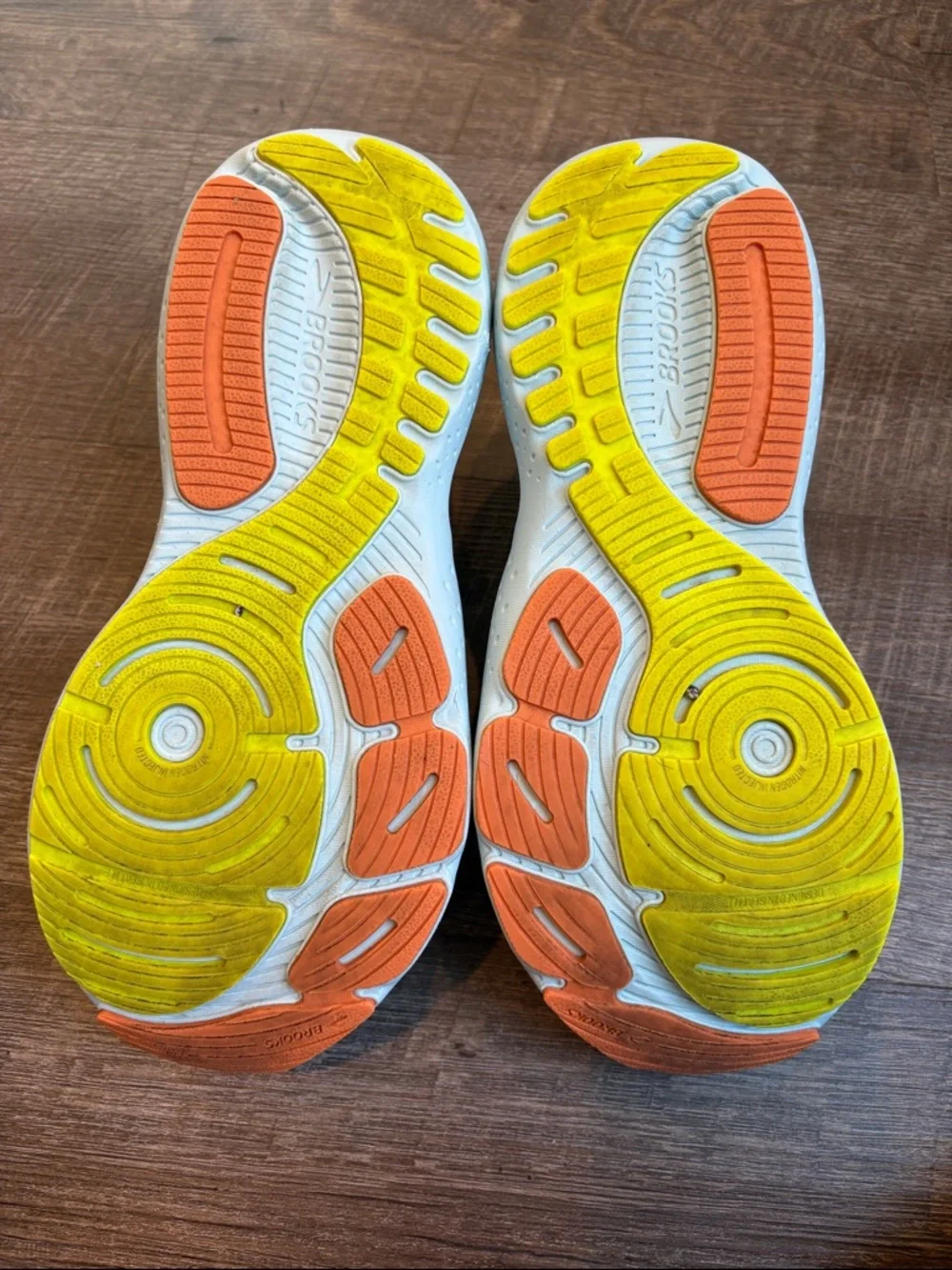 Brooks Glycerin 21 GTS Running Shoes Women’s 11 Beige/Light Gray Athletic